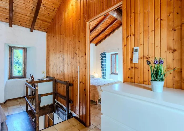 Casa Sul Torrente By Interhome Nyaraló Rezzonico